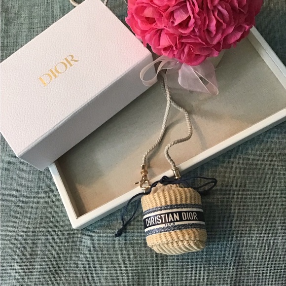 Dior Beauty Beige and Cream Mini Straw Cross-Bag. The cutest bag - Picture 1 of 11
